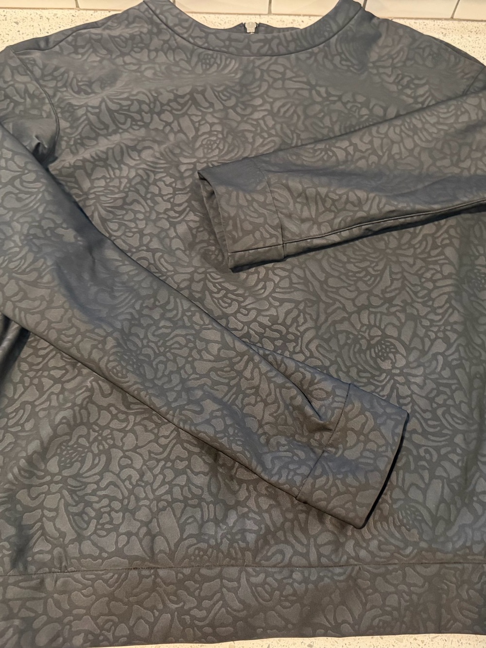 Lululemon Black Floral Jacquard Pullover Sweatshirt Size 8 Zip Back
